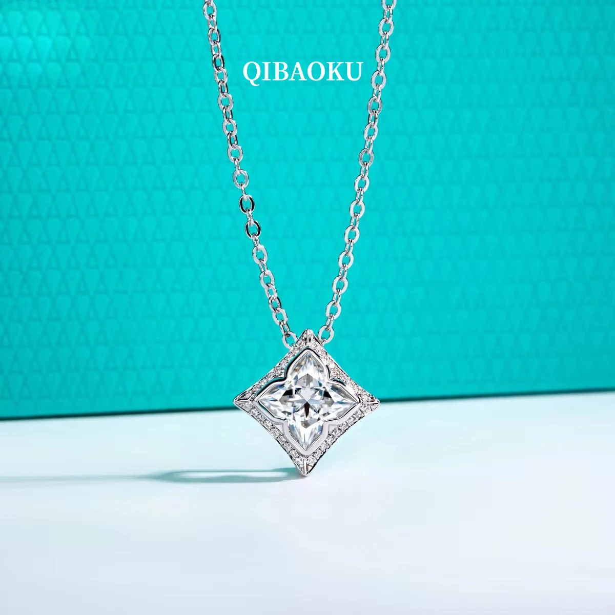 QIBAOKU 2ct (7x7mm) Four-Leaf Clover Cut Moissanite Pendant Princess Necklace S925 Sterling Silver for Women Jewelry Gifts 2026