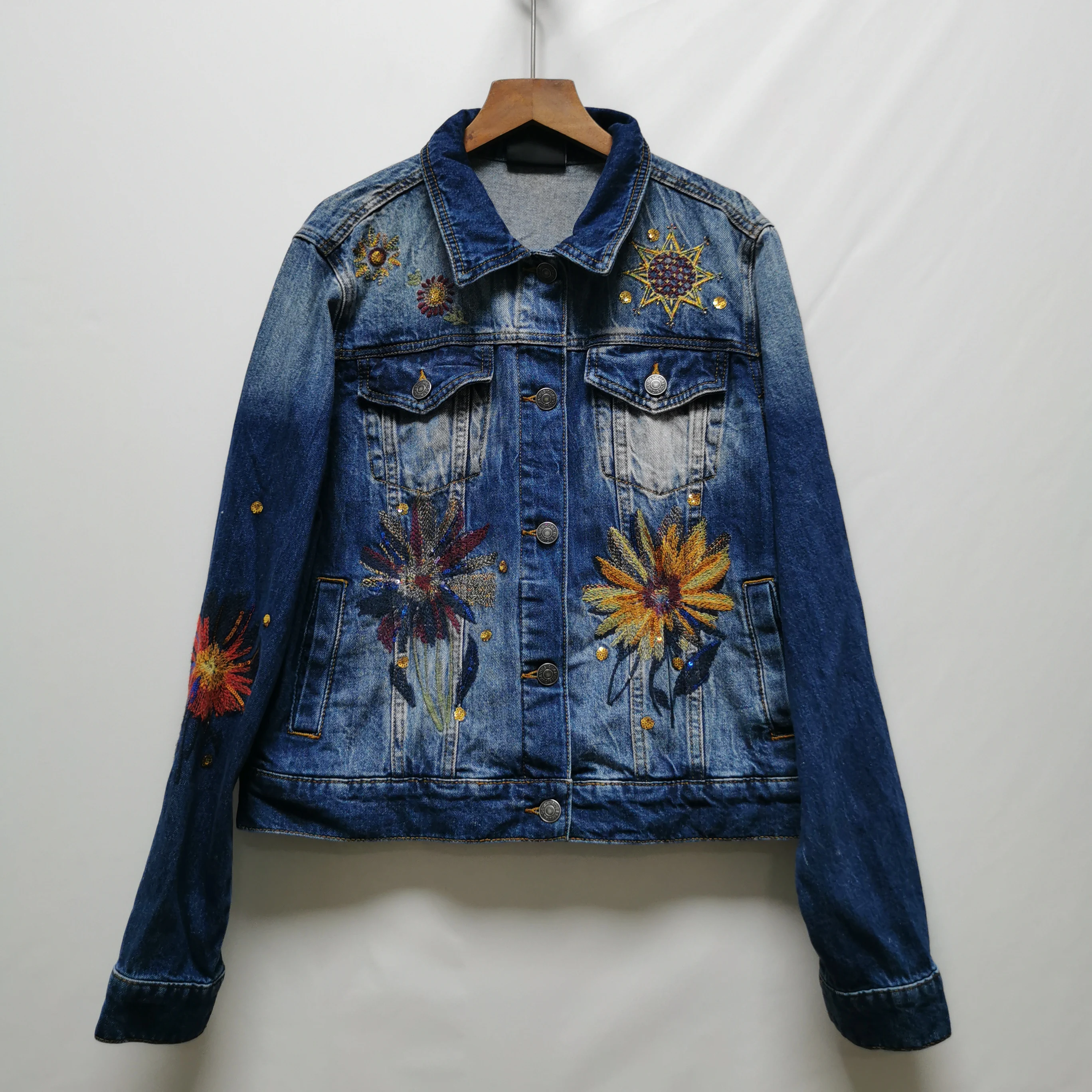 Dシリーズ レディース ファッション 重刺繍 スパンコール デニムジャケット 春秋 コットン ロング丈 アウター 襟付き