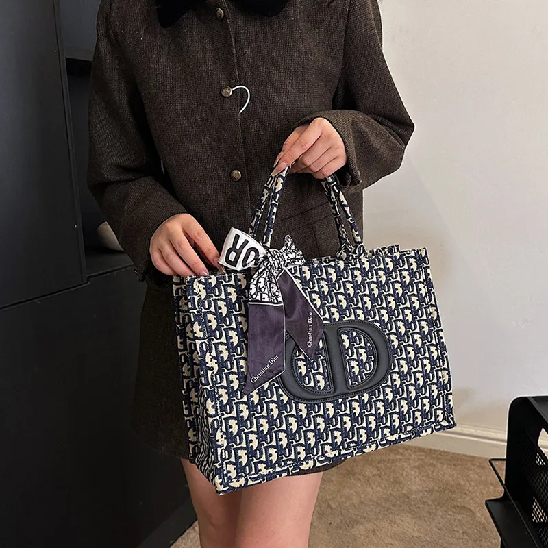 حقيبة يد، حقيبة يد مطبوعة ذات سعة كبيرة، إحساس رائع ومتقدم، التنقل إلى العمل، كبيرة أوروبية وأمريكية متعددة الاستخدامات