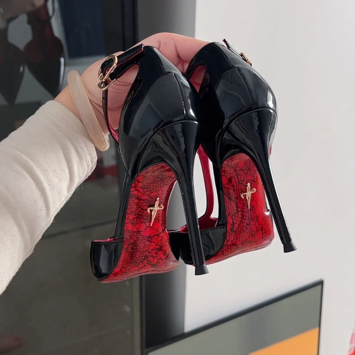 High Heel Pointed Toe Women's Shoes skin-friendly Ultra High Heels for Women Printed Red Bottom Comfortable Wear talons femme