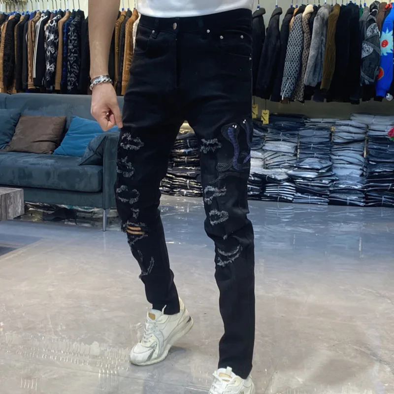 2023 Animal Snake Embroidery Pattern Designer Pant Jean Slim Fit Elastic Motorcycle Pant Hip Hop Street Retro Ripped Jean Homme