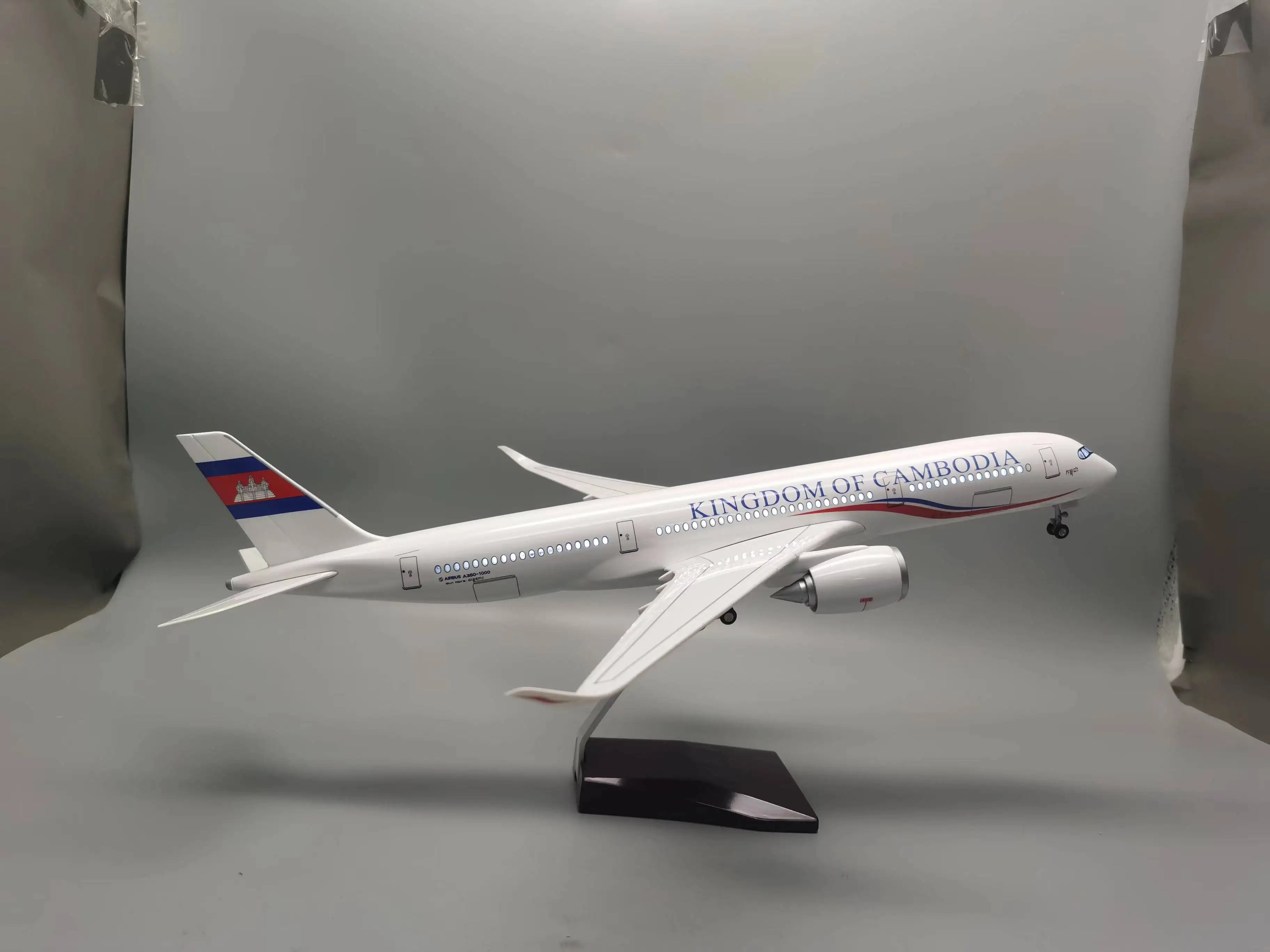 

New 47cm Airbus A350 Cambodia Passenger Plane Model 1:142 Scale Die-Cast Resin Aircraft W Light & Wheels Collectible Gift Adults