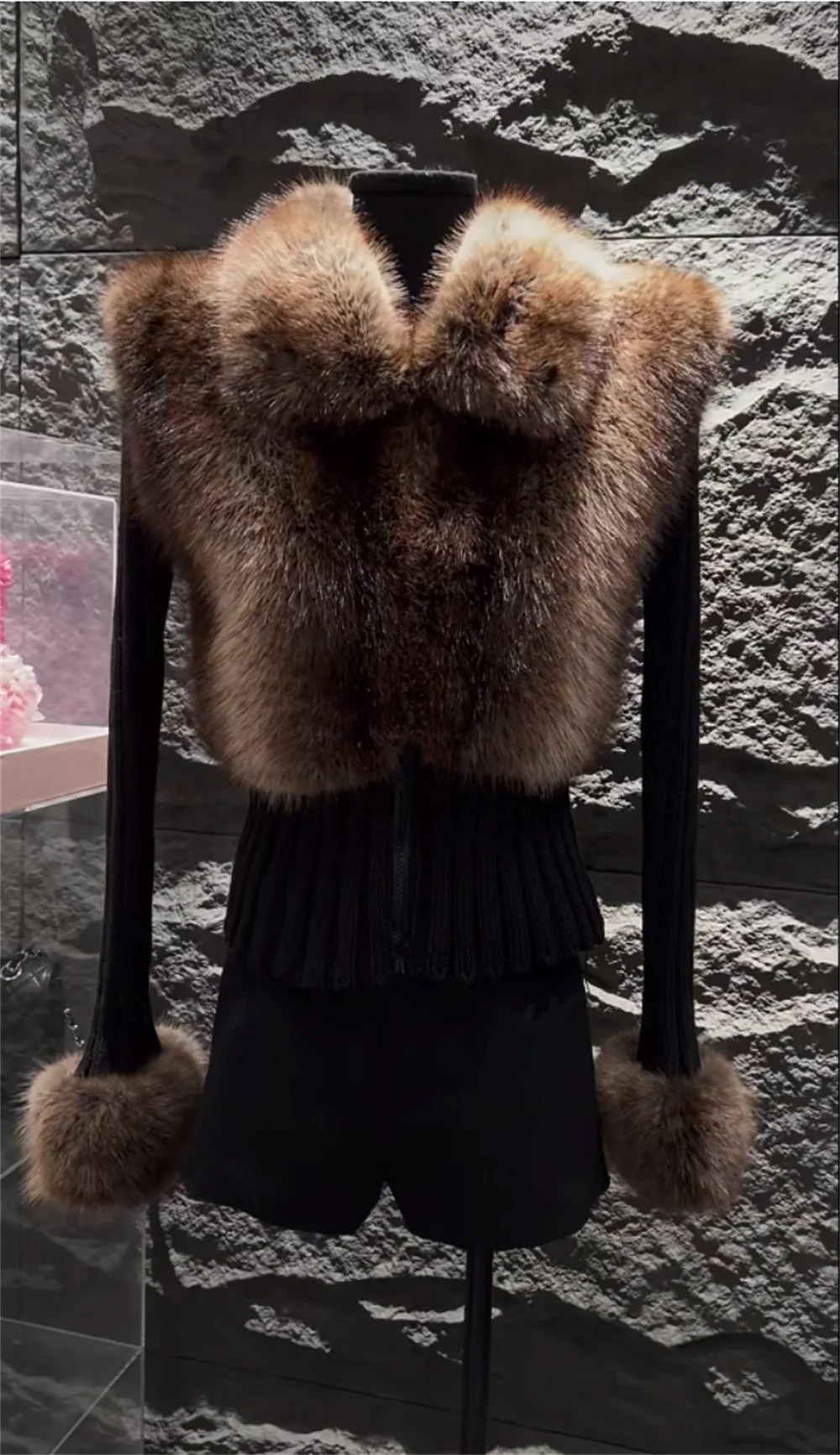 

Высококачественные вязаные дизайнерские топы в стиле пэчворк с перьями для женщин, зимнее эластичное пальто с длинными рукавами на молнии, клубная уличная одежда