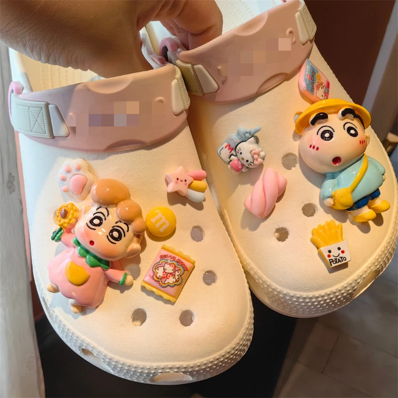 Pijama japonés de dibujos animados para niño, zapatos con agujeros desmontables tridimensionales, hebilla de zapato de flores, accesorios para zapatillas de dibujos animados DIY