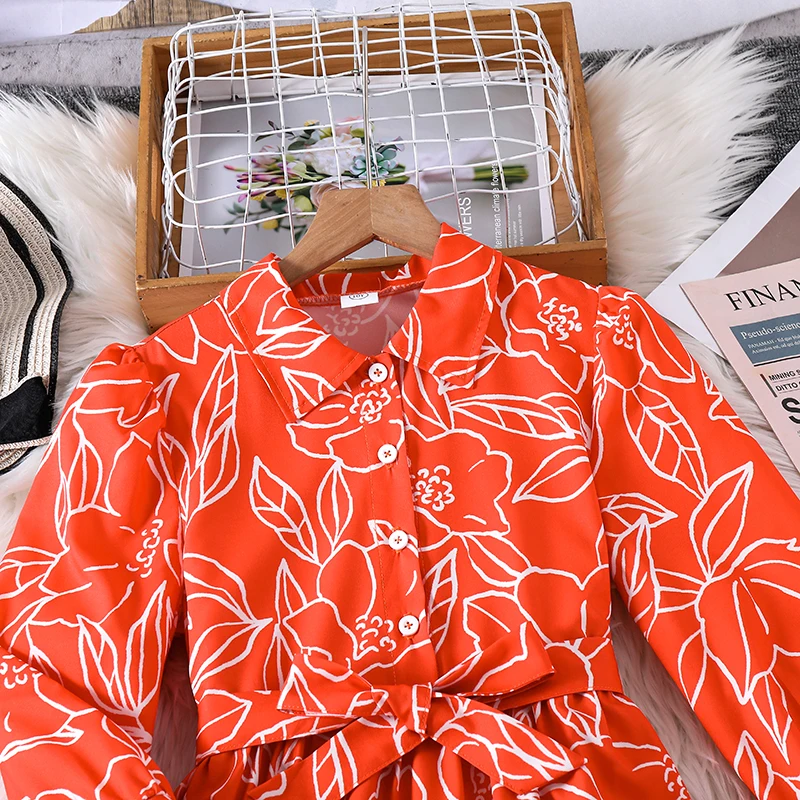 Langärmliges Kleid mit rotem Umrissdruck für Teenager-Mädchen, Stehkragen, geraffte Taille, mehrlagiges Rüschen-Swing-Outfit für Kinder im lässigen Stil – Detail 10