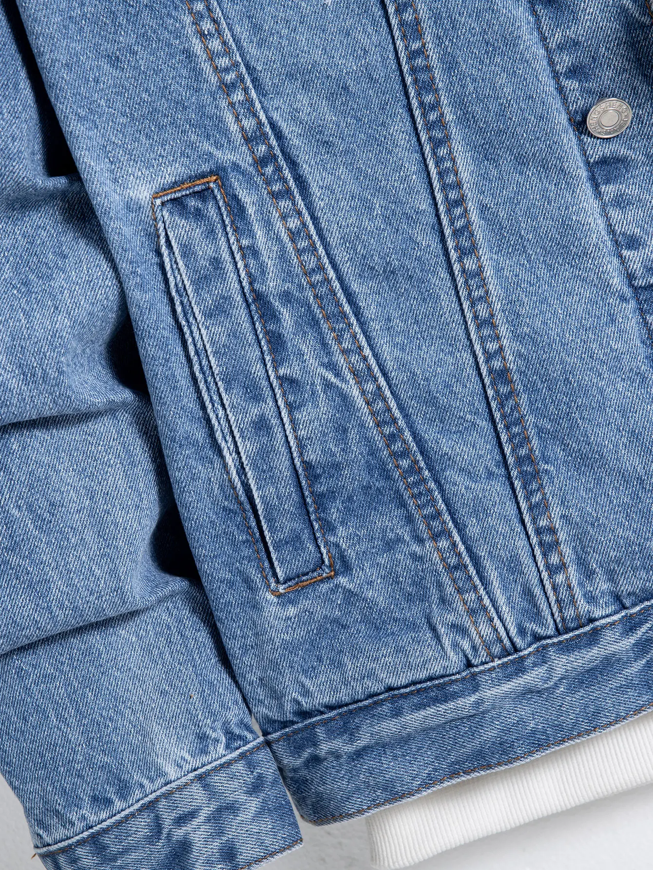 Herren Blaue Jeansjacke für Frühling und Herbst. Multi-Pocket-Design. Normale Größe im Stylischen Street-Casual-Look. – Detail 5