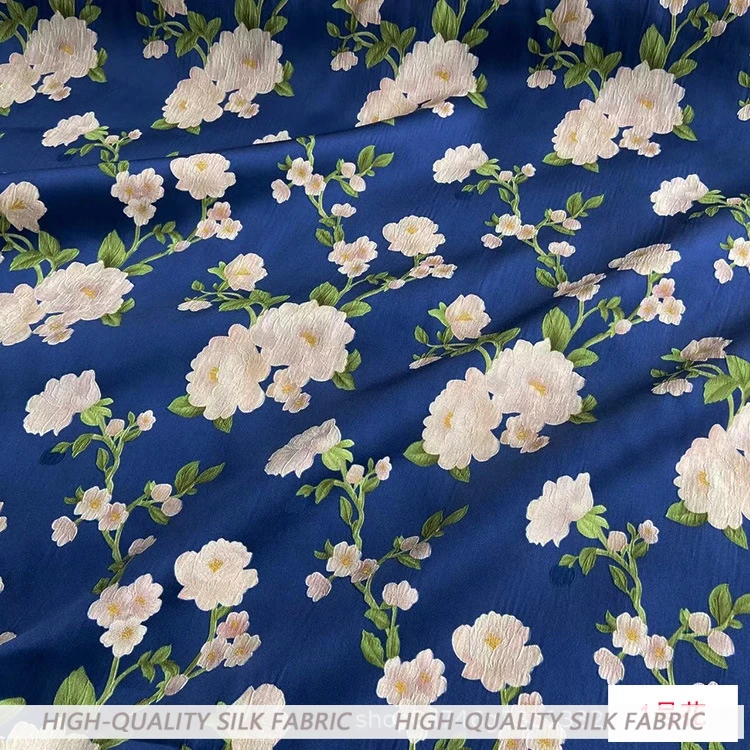 梨の花アプリコット雨花から花までワイドジャカード関楽サテンシルク生地中国風のチャイナドレス