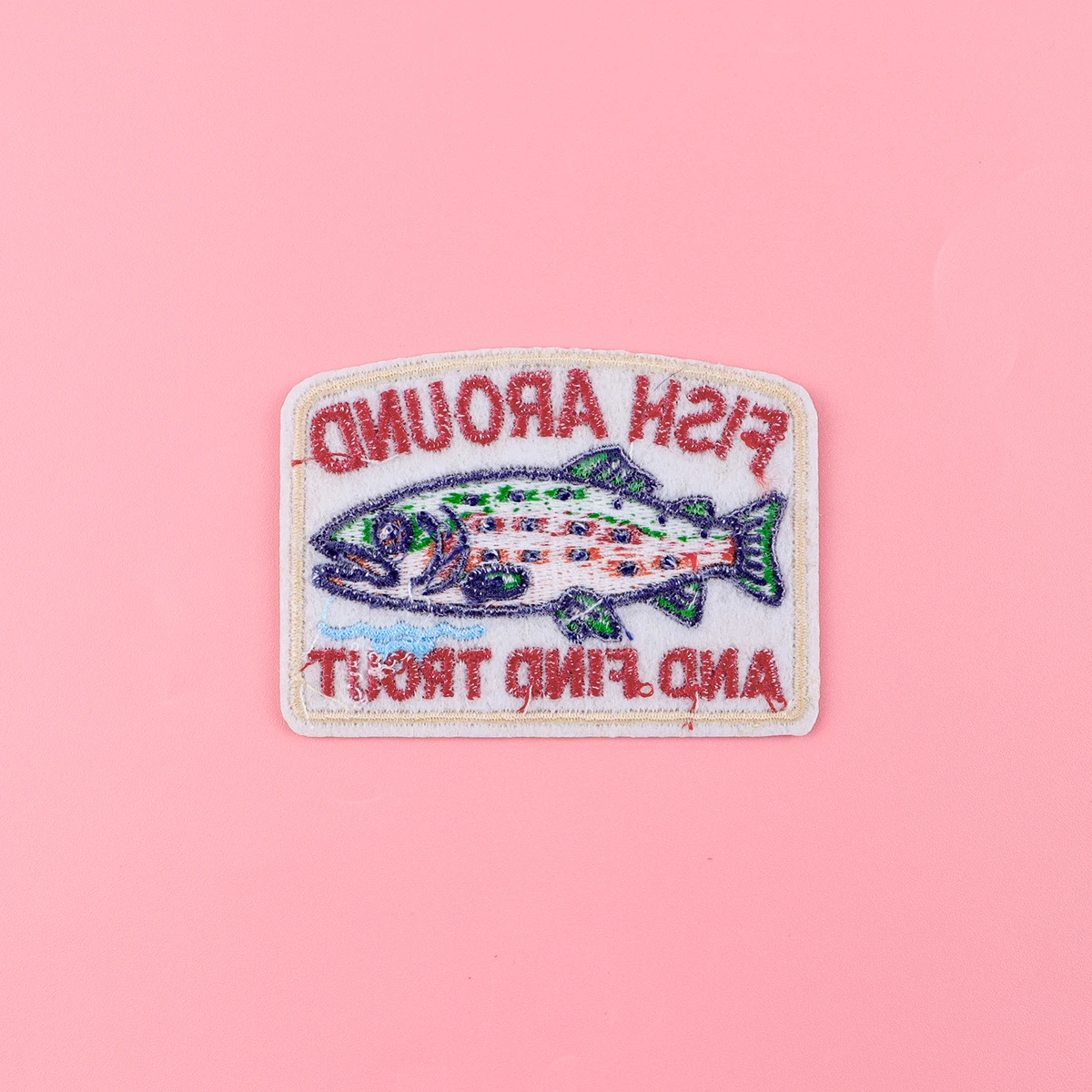 Kolorowe naszywki na ubrania z – Embroidery Patches recenzja i cena