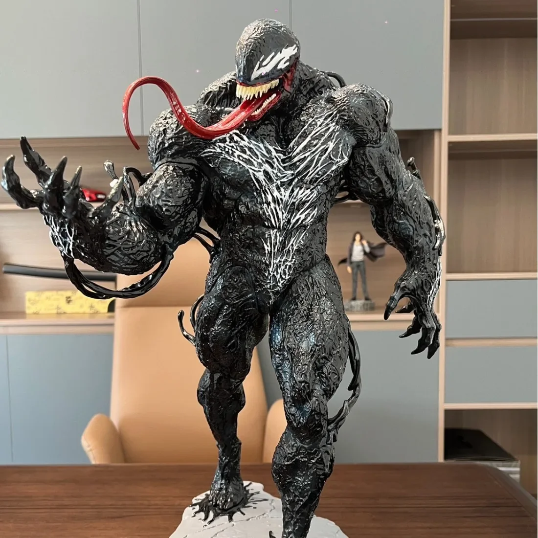 

50cm Oversized Venom Batman Villain Gk Anime Figures Model Ornaments Statue Animation Peripherals Collection Of Model Toys Gifts