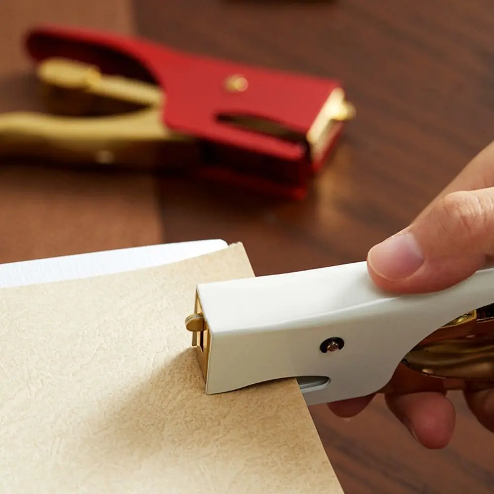 Retro Handheld Stapler Heavy Duty Easy To Use Stapling Machine Manual Stapling Machine Takeout Packaging