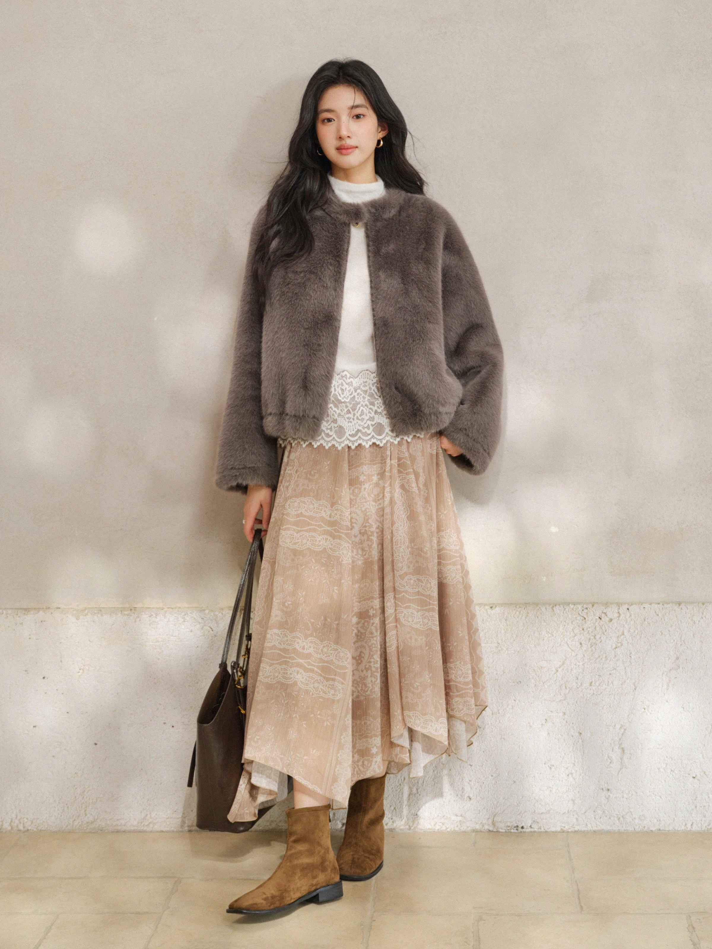 Fluffy Plush Coat Women Lady Soft Round-Neck Warm Winter Jacket with Cozy Texture Elegant Stylish Outerwear for Daily Chic Looks