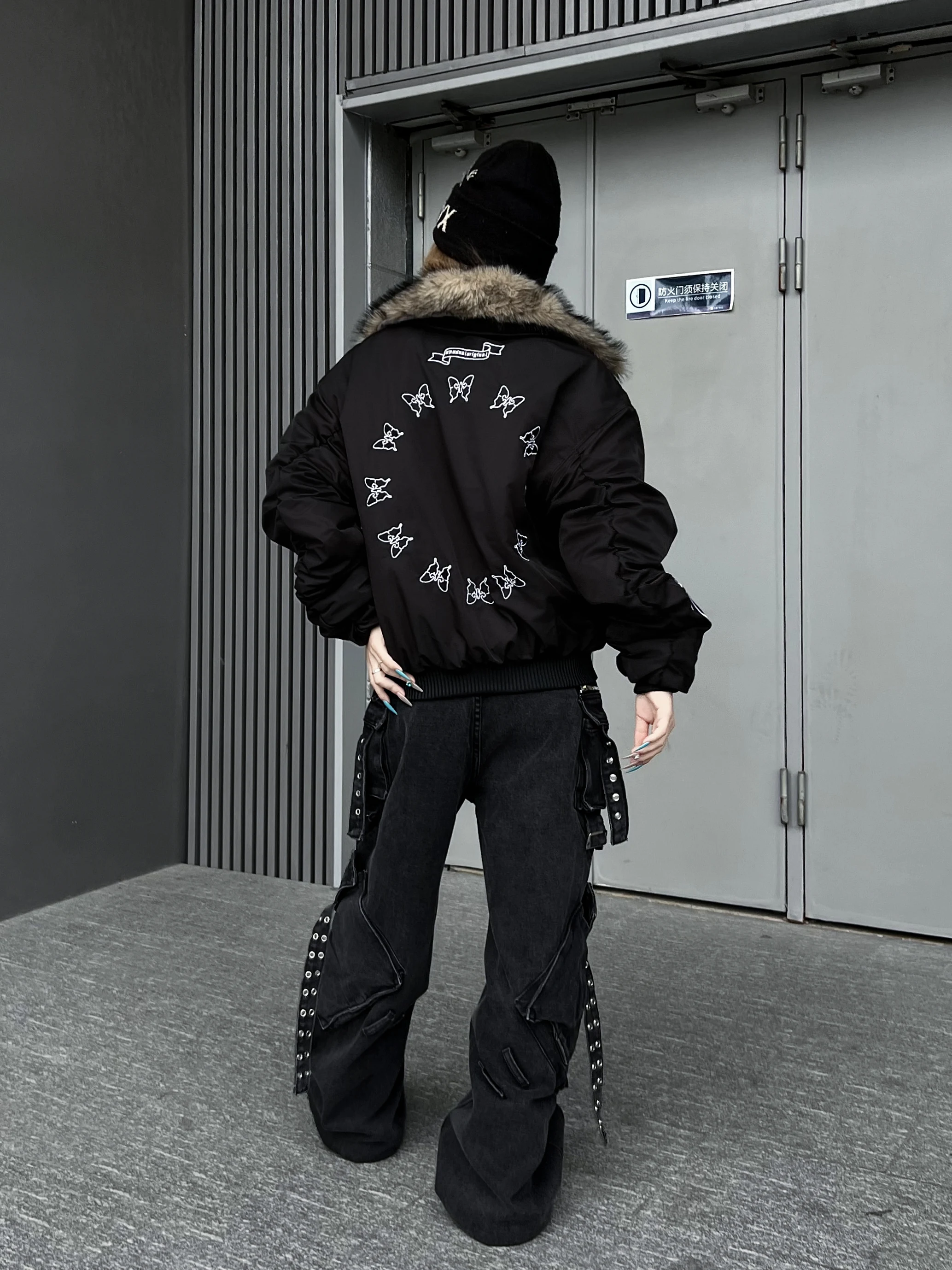 

Хлопковое пальто TR BRUIFT в американском стиле с вышивкой, плиссированным меховым воротником, свободного кроя, утепленное, нейтральное, модное