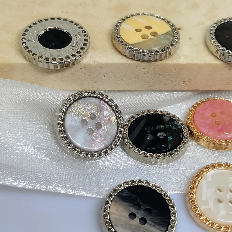 18/23/25MM Wholesale 4-Holes Buttons Of Clothing Glitter Shell Effect Fashion Decor Button Markers Crafts Supplier Needlework