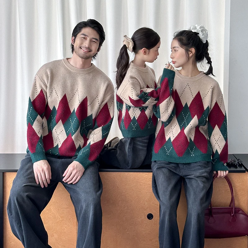 Fashion Autumn Family Look Outfit New Year Sweater Jeans Clothing Set For Father Mother Child Suit Couples Kids Matching Clothes