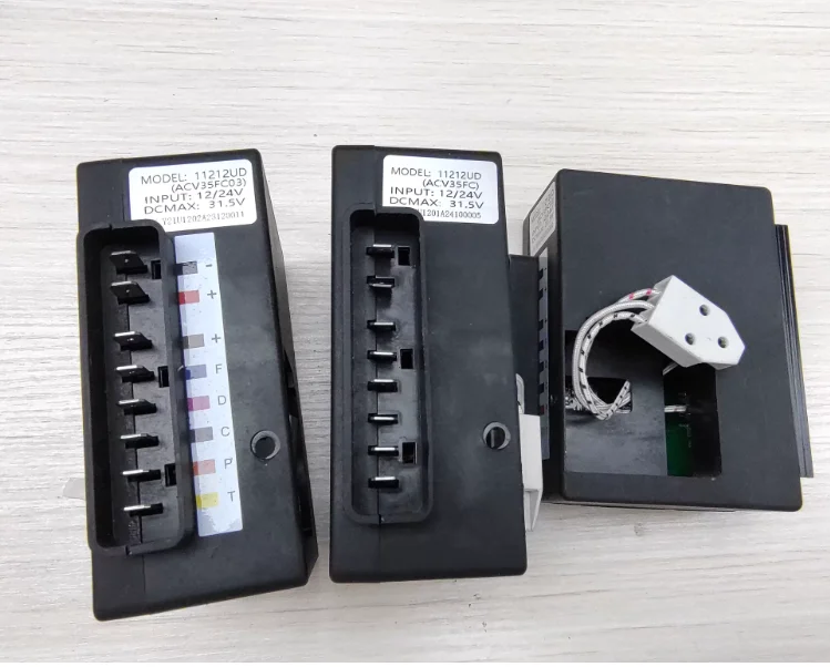 

Car Refrigerator Compressor Frequency Conversion Drive Module 11212UD (ACV35FC03) DC 12/24V