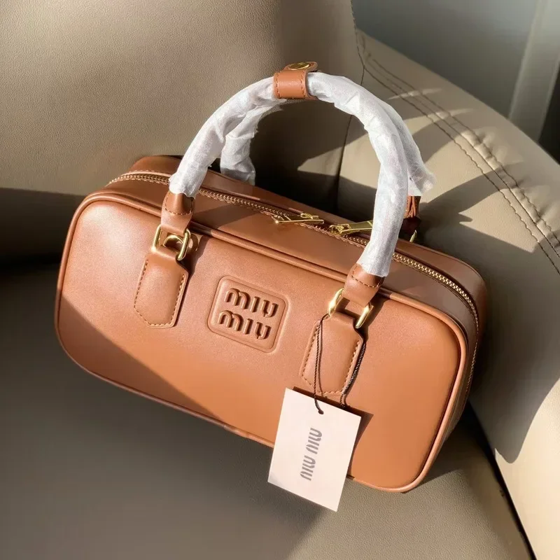 2024 novo outono e inverno couro genuíno camurça série bolsa retro bolsa feminina designer de luxo saco de viagem de ombro único