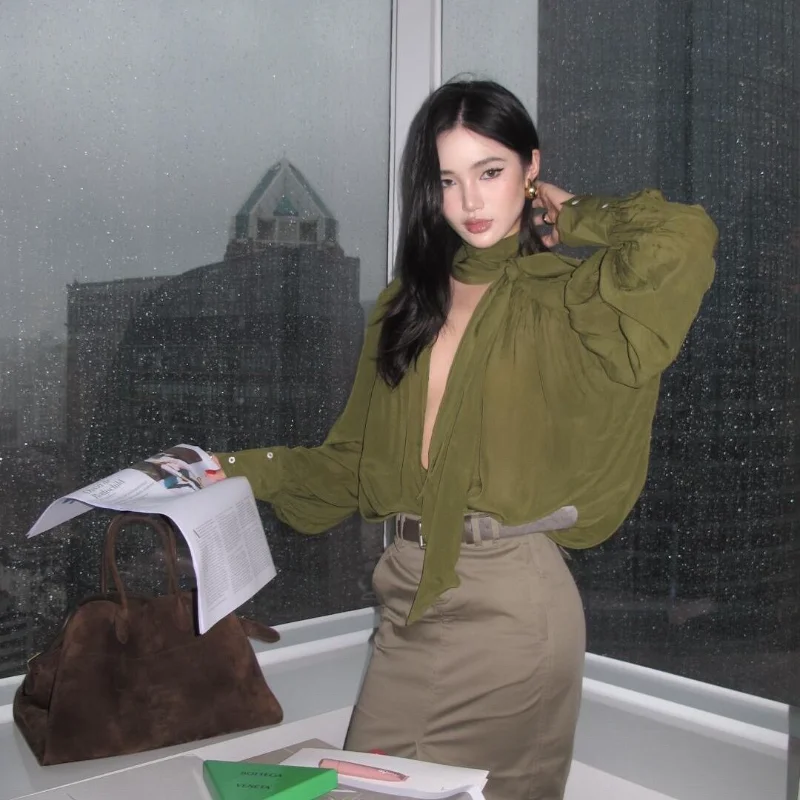 

Loose Thin Design with Niche Temperament 2025 Autumn New High-end Retro Streamer Long-sleeved Chiffon Shirt