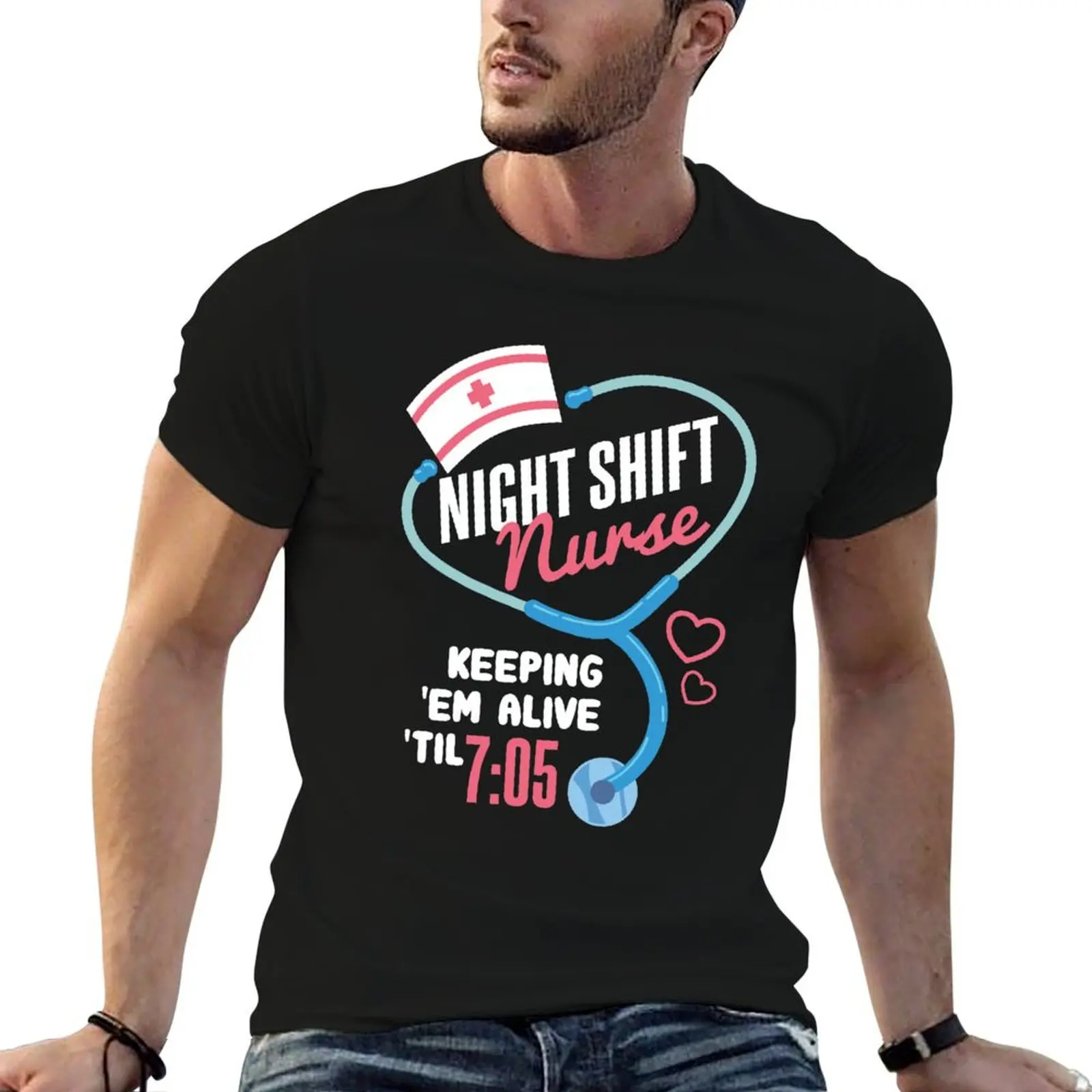 Infirmière de nuit, gardez-les en vie jusqu'à 7h05 / T-shirt pour soignants médicaux, hôpitaux d'urgence, ambulances, premiers secours, stéthoscope