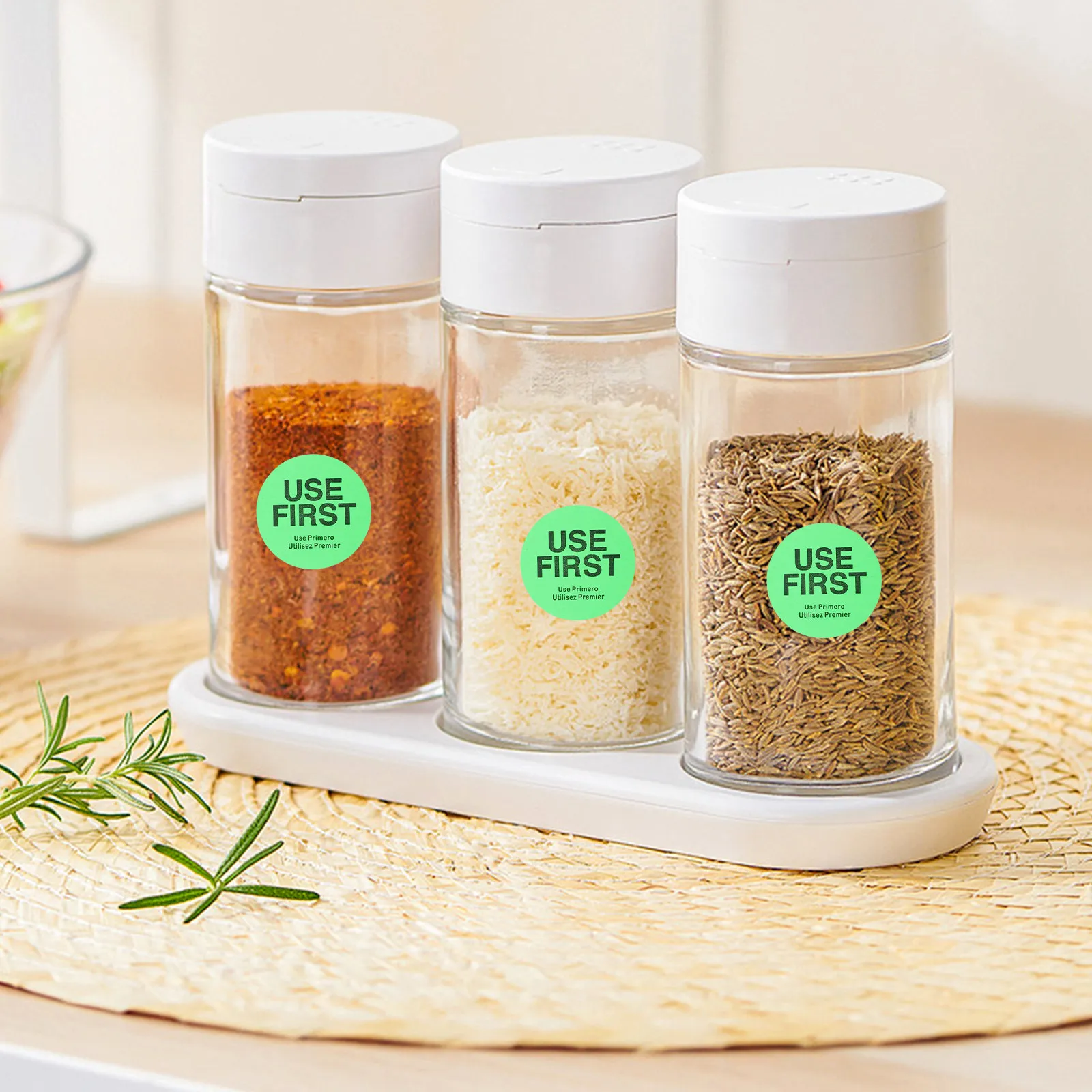 

1 Roll Use First Inventory Control Labels Removable Round Food Service Stickers for Restaurant Kitchen Containers Light Green
