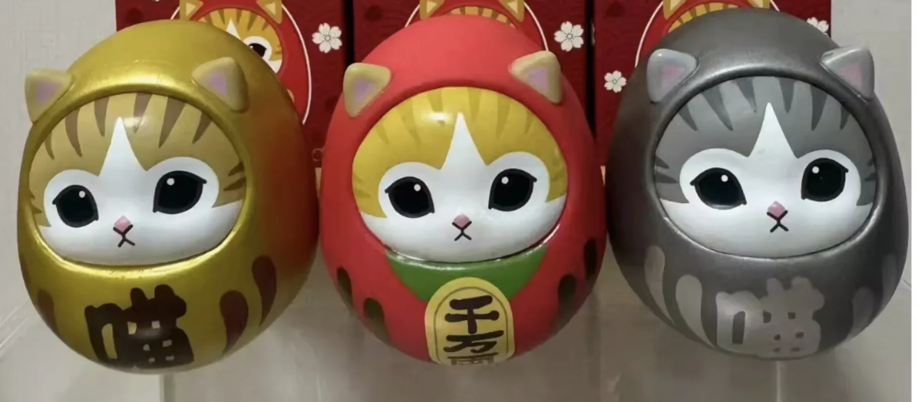 Muñeco de gato Kawaii Lucky Damo, modelo de 3 unidades/juego, figura de 6cm, adorno de huevo, regalo, estatua coleccionable de Anime, mascota periférica, juguetes para niños