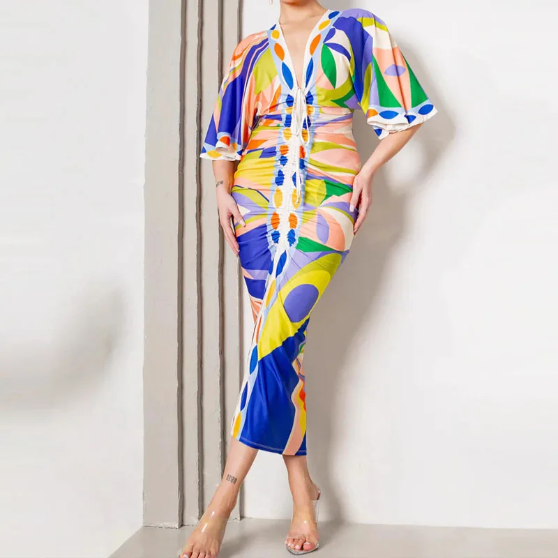 เดรสแฟชั่นสีสันตัดกัน แขนครึ่งตัว ทรงวี คอวี เอวสูง กระโปรงทรงห่อสะโพก ดีไซน์ผ่าข้าง ทรงเข้ารูป ยาว เหมาะสำหรับงานเลี้ยง