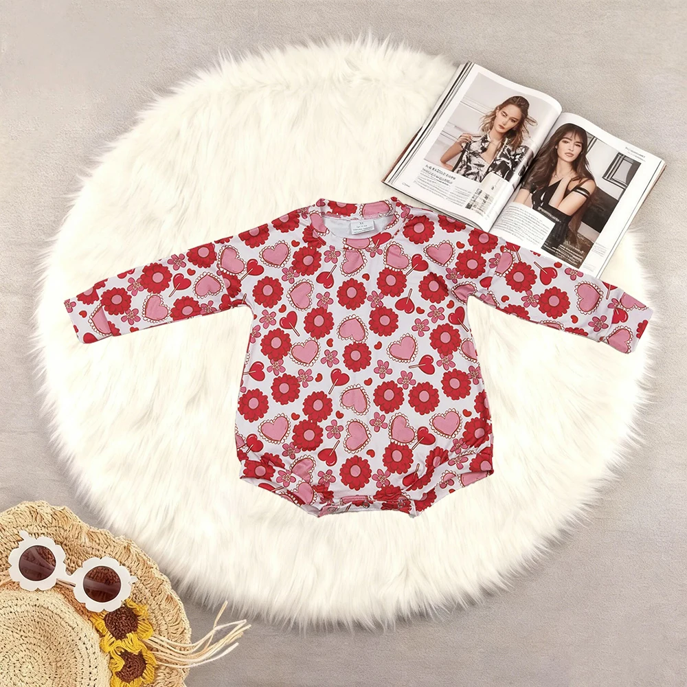 

12,18 Детские зимние комбинезоны для маленьких девочек с длинными рукавами, красные сердечки, цветы, комбинезоны с рюшами на день Святого Валентина