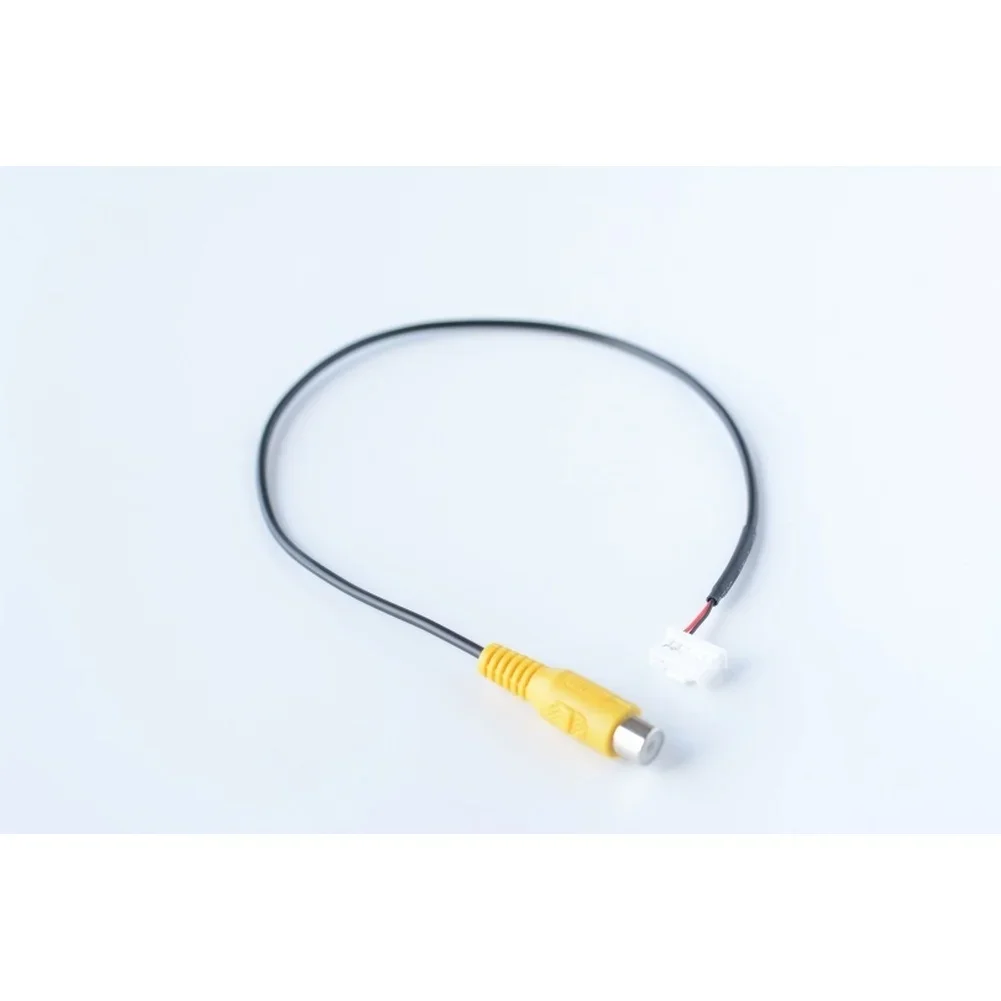 Plug-and-Play Camera Input Cable Vehicle Installation Clear Image Display Easy Installation Space-saving Design