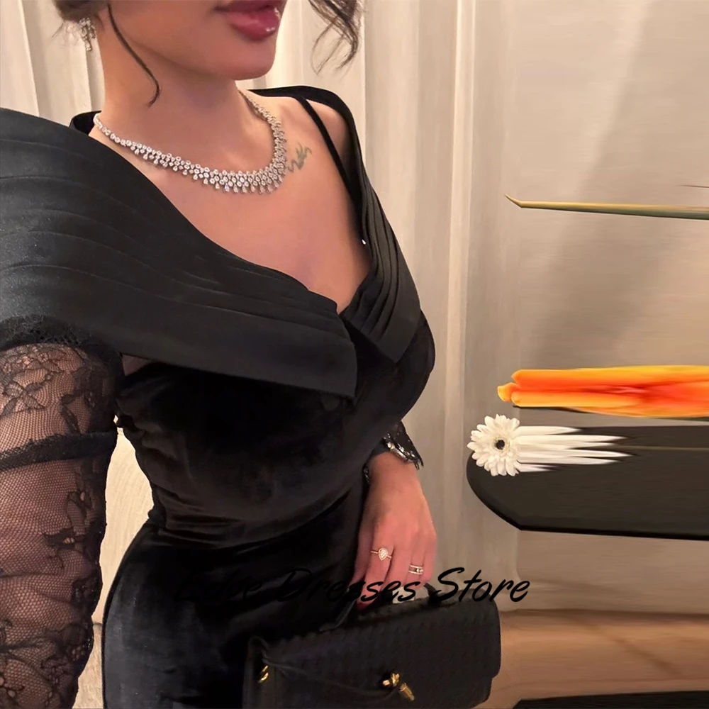 레이스 이브닝 드레스가 있는 블랙 벨벳 맞춤형 인어 오프 숄더 긴 소매 홈 커밍 드레스 현대 파티 가운