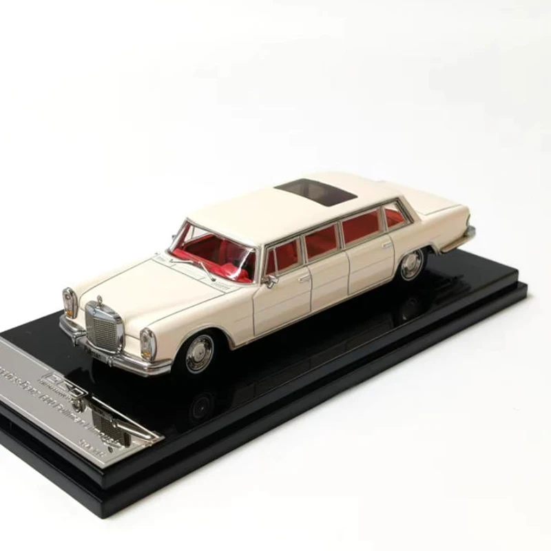 Escala 1:64 600 Pullman Plus, sedán largo de lujo, modelo de coche de aleación de simulación, exhibición estática, juguete coleccionable, regalo, decoración de recuerdo
