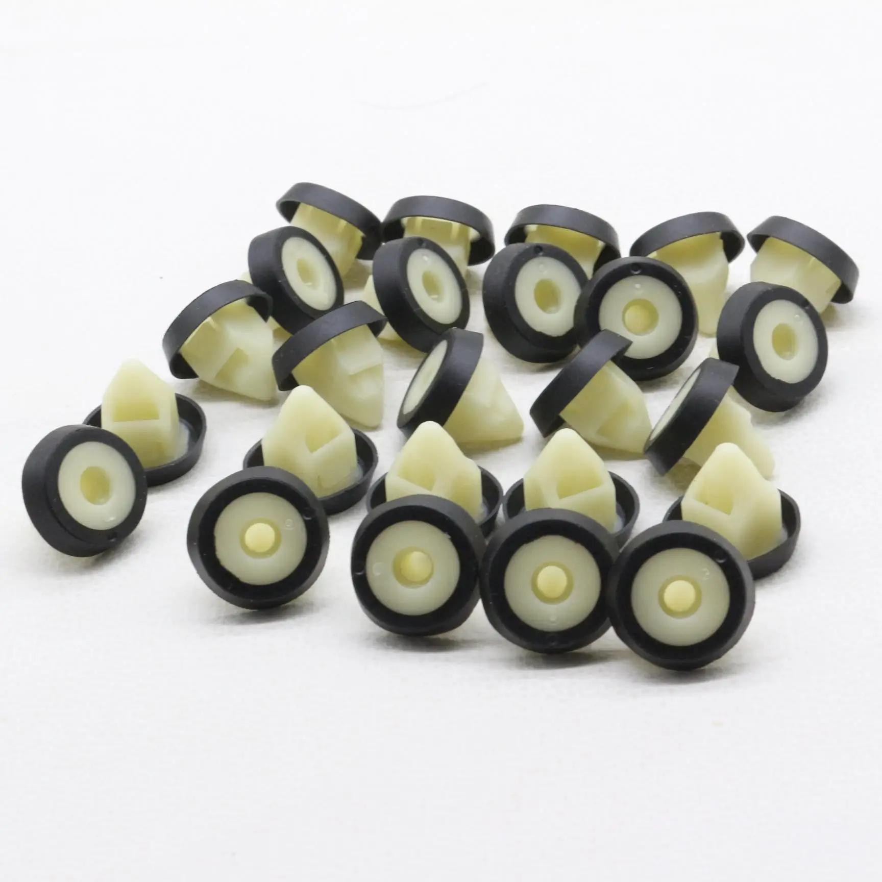 

25 Bumper Quarter Panel Nut Mounting Clips for Audi A1 A3 A4 A5 A6 A7 A8 Q3 Q5 TT & VW Caddy Eos Golf Jetta Passat Polo Scirocco