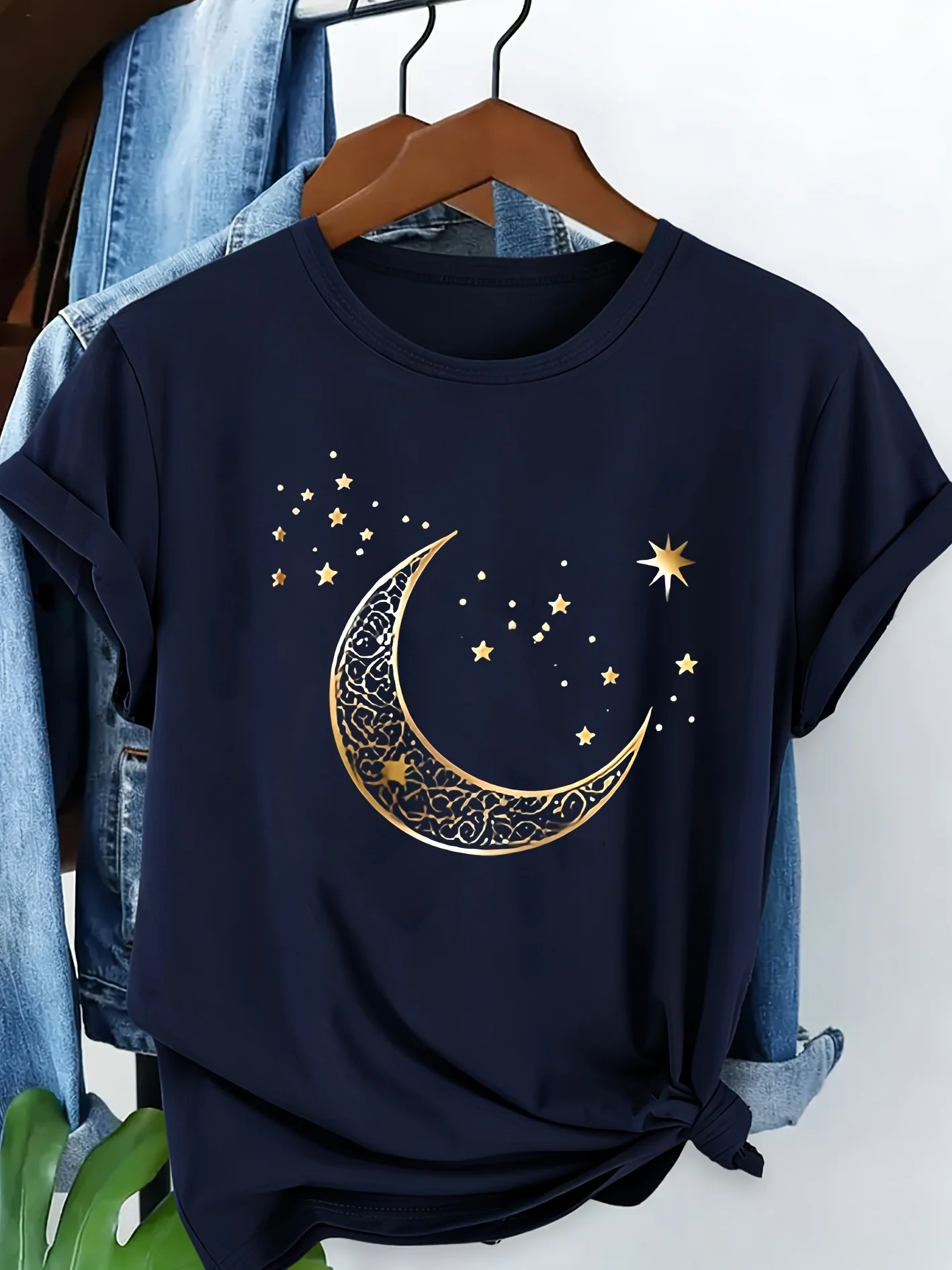 Women's Star and Moon PrintT-Shirt Casual Short Sleeve Crew Neck Top Breathable Top Suitable for Daily Wear Bohemian Golden Moon