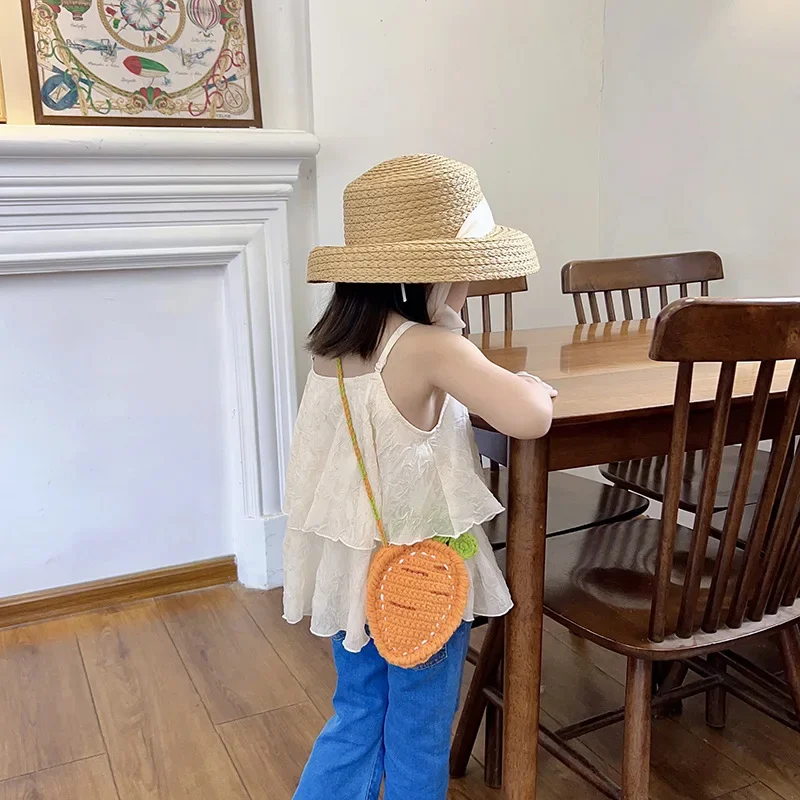 2024 nuova borsa di lana alla fragola carina borsa per bambini tessuta a mano borsa a tracolla per bambini alla moda con frutta