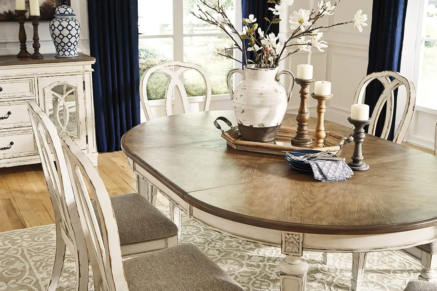 Tavolo di estensione ovale per sala da pranzo Realyn French Country, bianco scheggiato