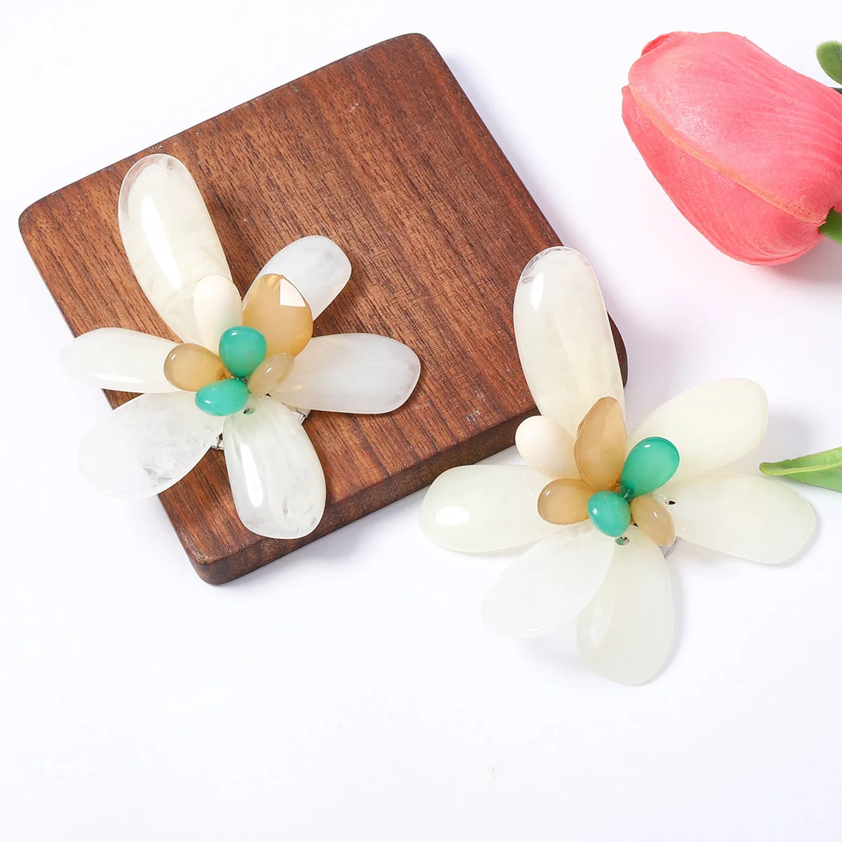 2026 Neue Modische Harz-Blumen-Ohrhänger für Damen, Bohemian Sommer Strand Party Schmuck Ohr-Accessoires – Detail 5