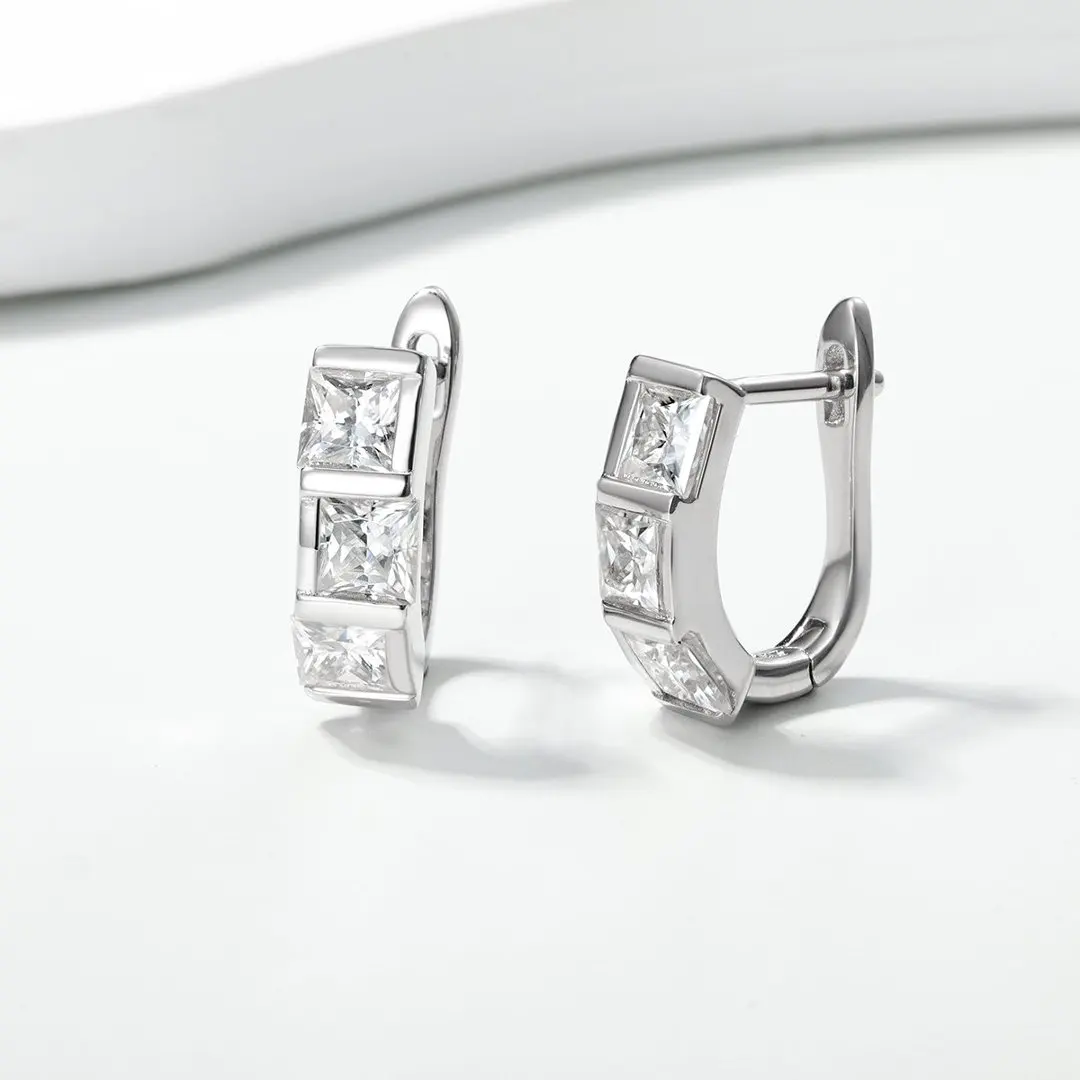 S925 Silver Plated 18K Platinum Princess Square Moissanite Diamond Earrings 2.4ct For Women Daily Wear