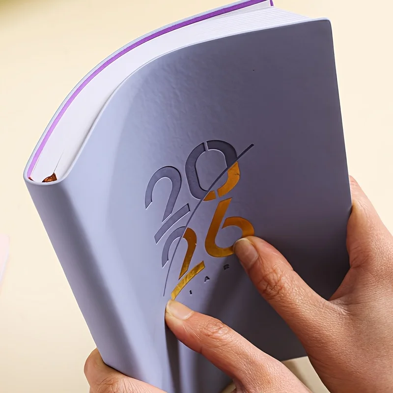 جدول 2026 - خطة تشطيب من الجلد الصناعي، مع تخطيطات شهرية وتسجيل ذاتي وإدارة الوقت