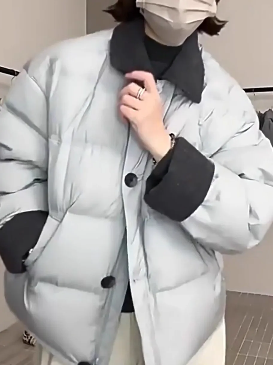 

Новая женская короткая свободная теплая куртка из утиного пуха 2025 года с воротником-стойкой, утолщенная зимняя верхняя одежда, универсальная, подходит для маленьких размеров