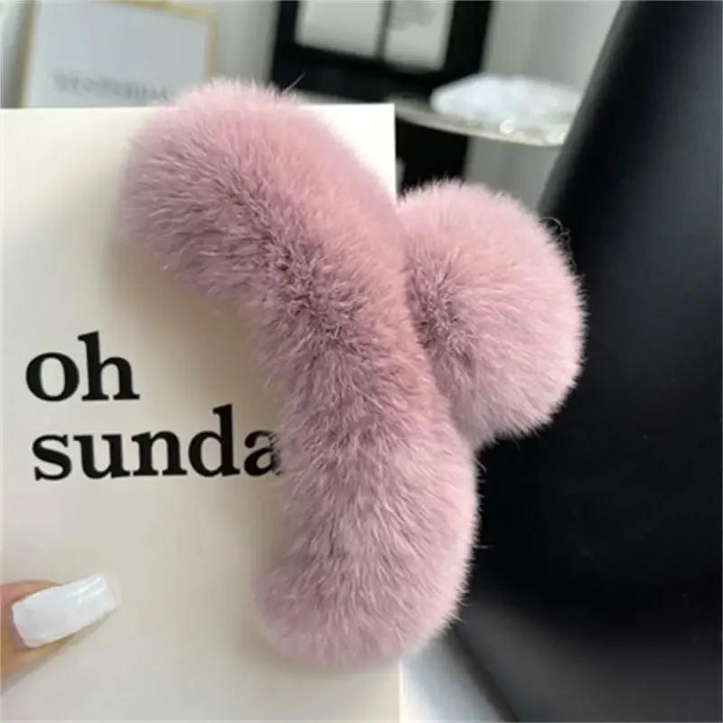 Winter Faux Fur Hair Claw For Women Girl Plush Hair Clip Barrette Crab Hairpin Back Head Ponytail Hair Accessories Headwear