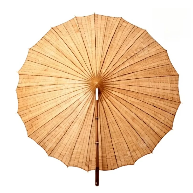 

Palm leaf umbrella for outdoor shading with tropical inspiration, perfect for resorts, leisure areas, and commercial spaces