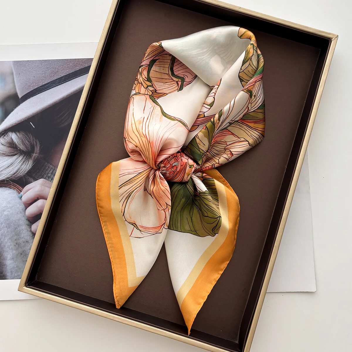 

Шарфы из искусственного шелка с цветочным принтом, модные квадратные платки, банданы для женщин, роскошные хиджабы, элегантные шали, пляжные накидки