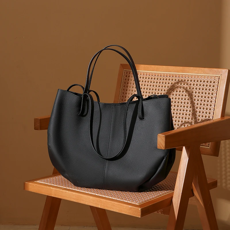 

Новинка 2025 года, женская большая коричневая сумка из мягкой кожи, модная сумка для девочек, роскошная дизайнерская сумка на плечо, большая вместительная повседневная сумка-ранец