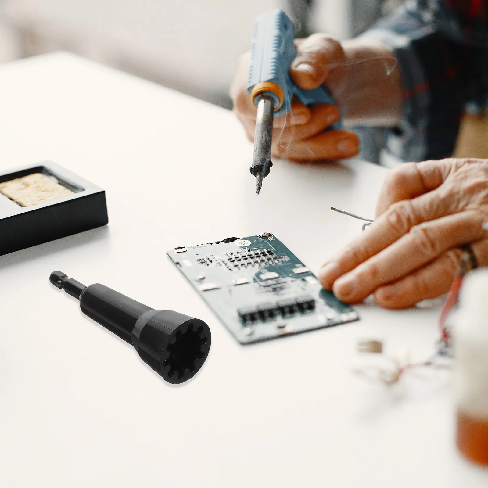 Wire Twisting Tool Durable Solid Material Automatic Wire Stripping Twisting Tool Connector Socket Rotator Wiring Tools