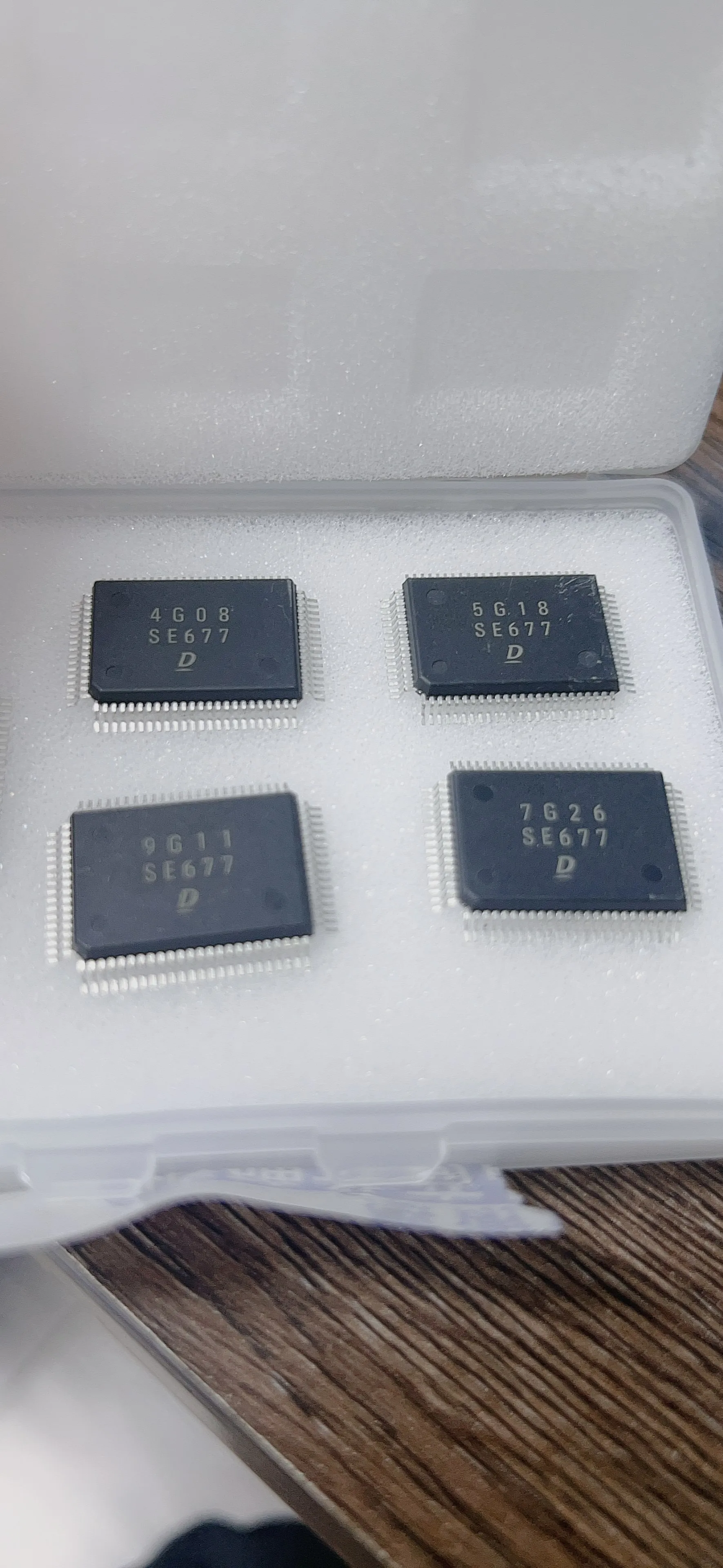 The new SE677 car computer board chip can be directly photographed          1PCS -1lot