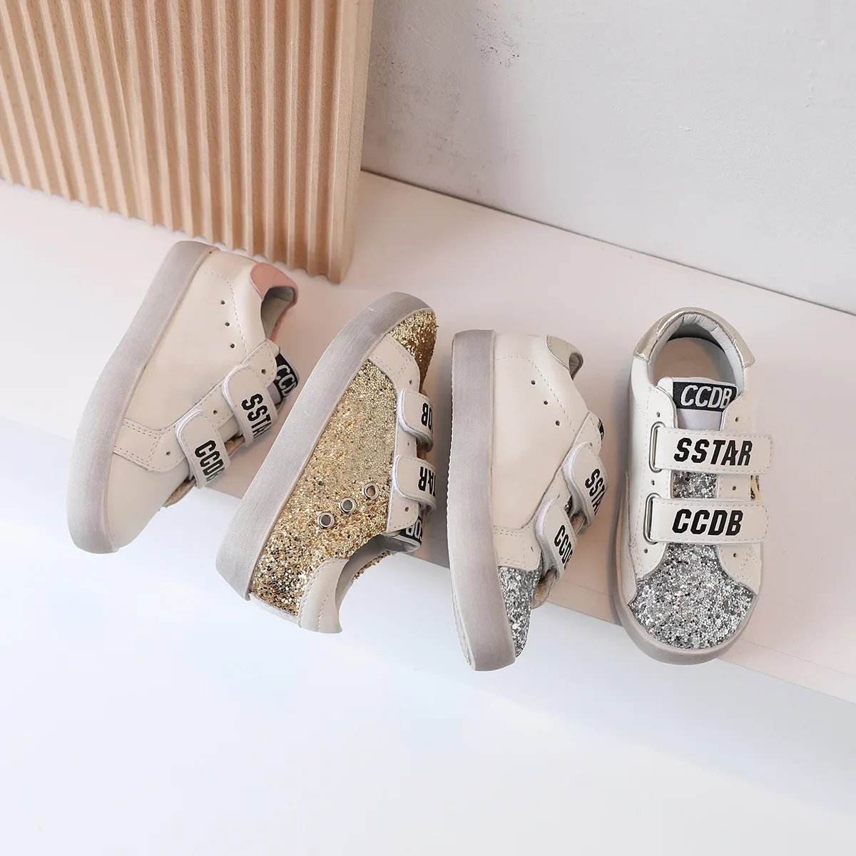 

Fashion Sneakers for Kids Boys and Girls Color-Blocked Casual Shoes Children Soft-Soled Sports Shoes Non-Slip Mid-Size Sneakers