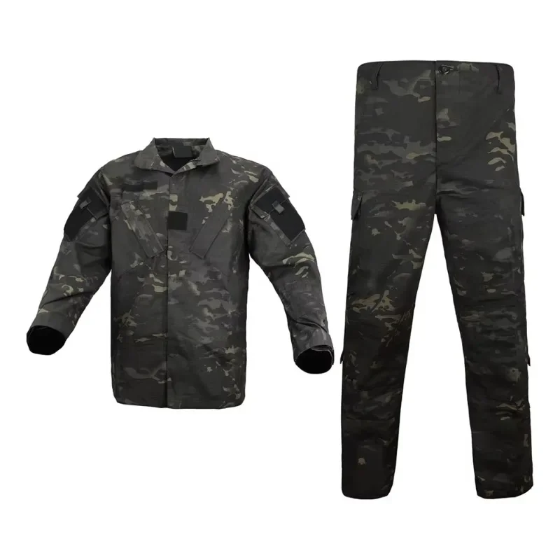 

Durable waterproof camouflage rain gear two-piece set for extreme weather conditions