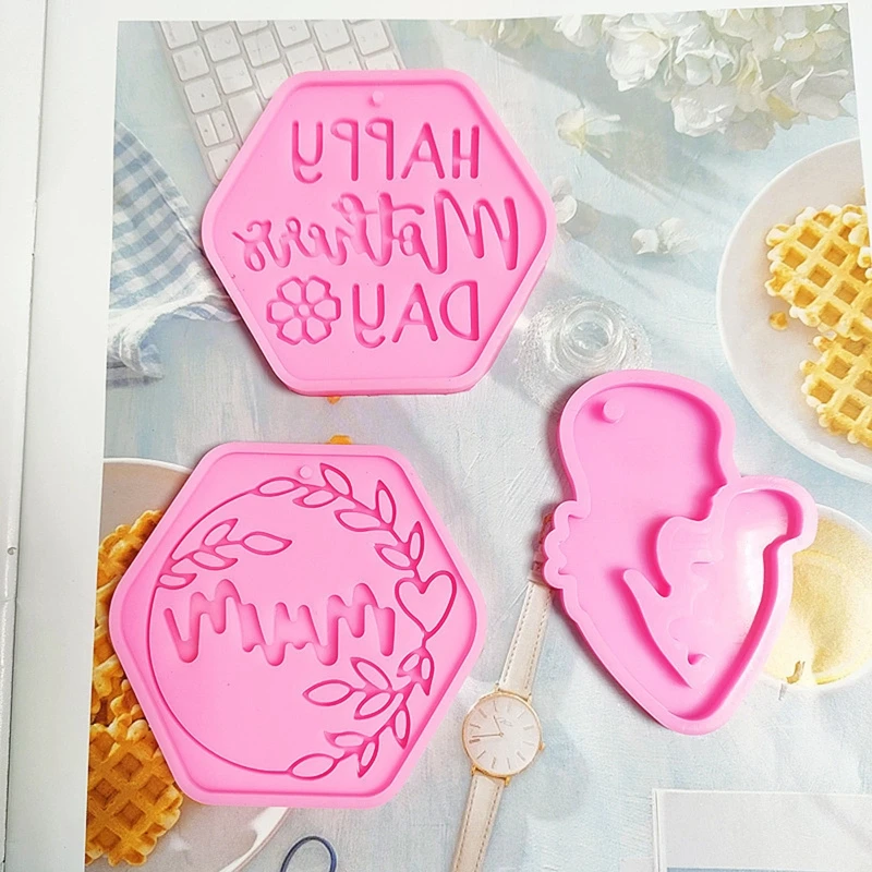 Рисунок 3 - Модная подвеска ко Дню матери