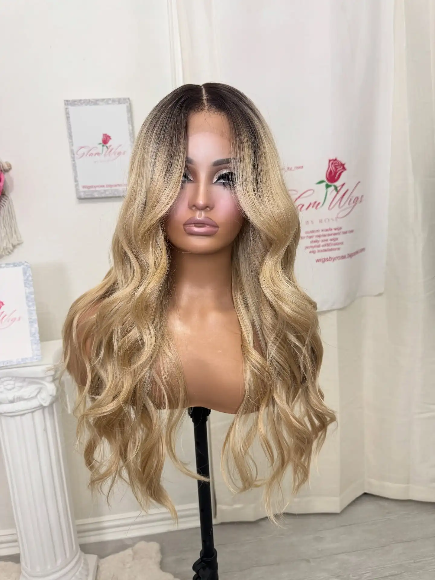 Realistic Long Length Loose Wave Human Hair Blend Synthetic Fiber Ombre Golden Blonde Middle Parting Daily Party Cosplay Wigs