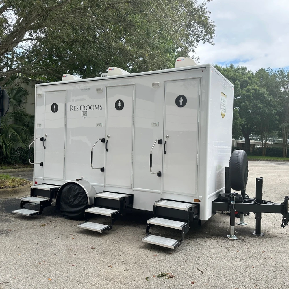 Mobile Toilet Trailer 4 Stalls Self Contained With Heating and Ventilation Eco Friendly Fiberglass for Outdoor Events Rental