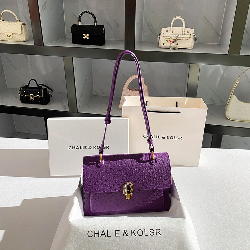 

Purple ostrich-patterned small square bag with a high-end feel and chain shoulder strap
