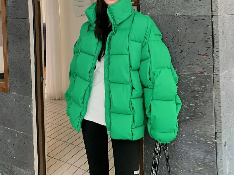 2025 شتاء جديد ثلاثي الأبعاد محبوك أسفل سترة قطن مربع العصرية الدافئة سميكة المرأة معطف القطن #1